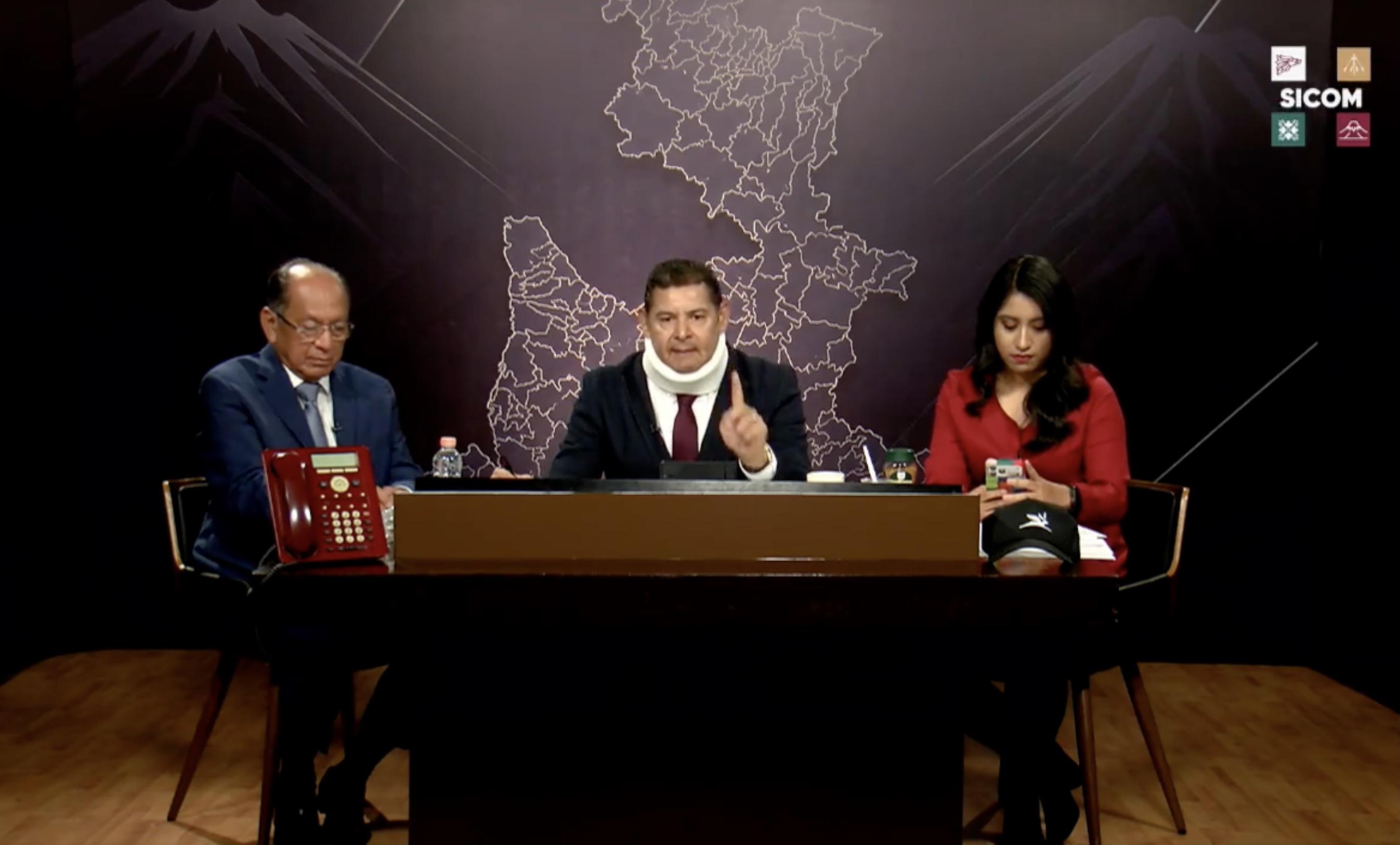 Desde su programa, Armenta explica su lesión y marca la línea a funcionarios