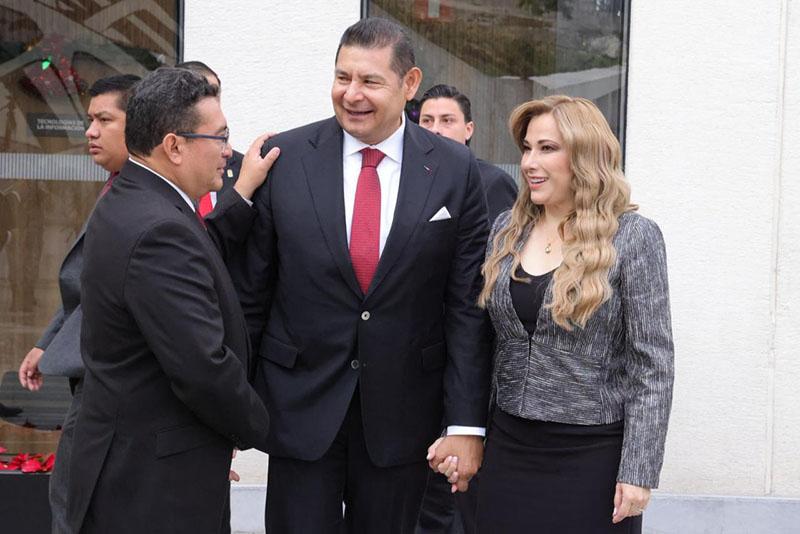 Me indigna el saqueo al que estuvo sometido Puebla: Armenta