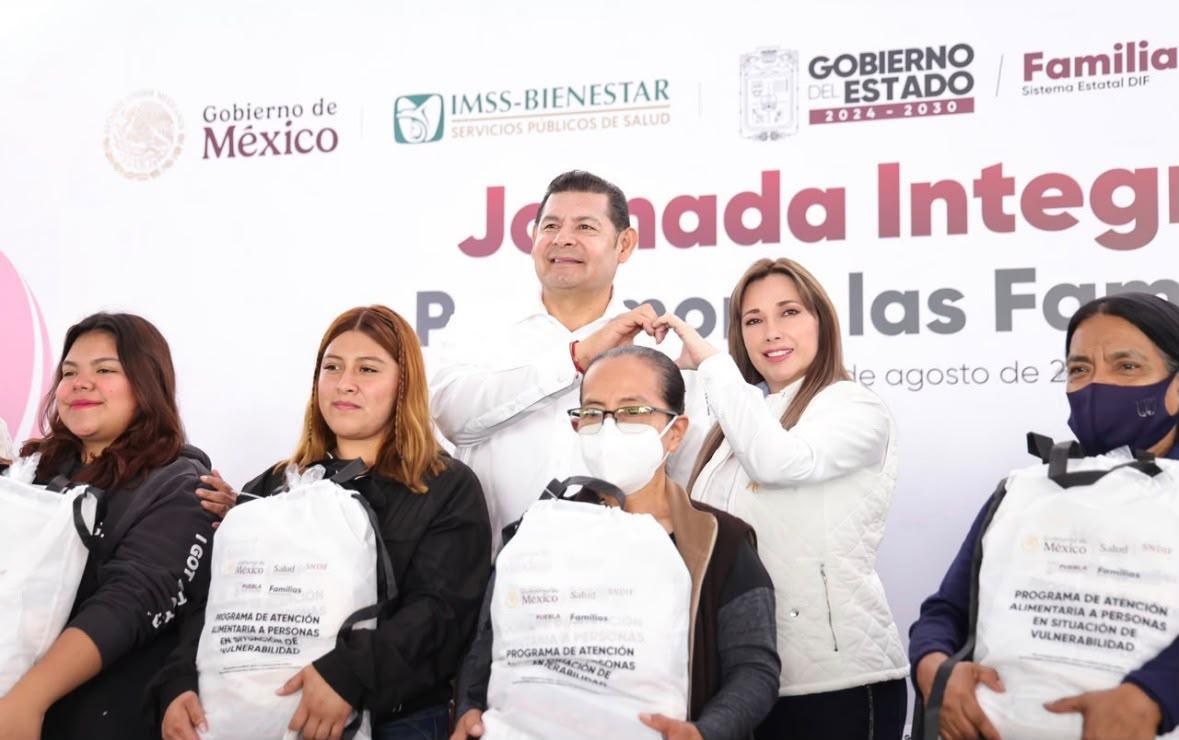 Por Amor a las Familias, Gobierno Estatal brinda atención en territorio con Jornada Integral