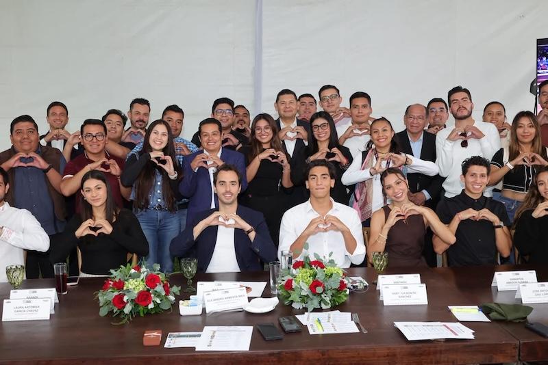 Reconoce Gobierno Estatal a atletas y refrenda al deporte como política de estado